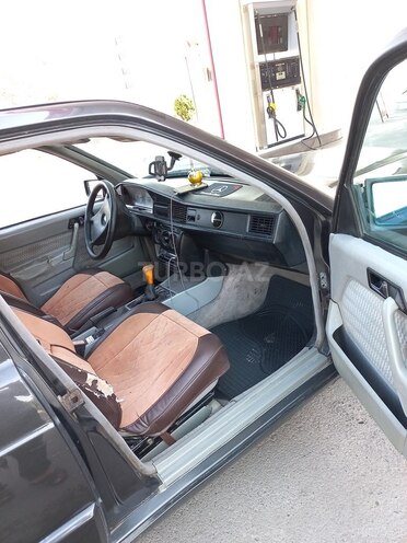 Mercedes 190 1992, 220,000 km - 2.0 л - Sabirabad