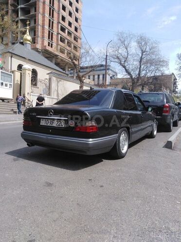 Mercedes E 220 1994, 450,000 km - 2.2 л - Bakı