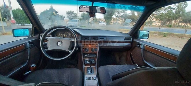 Mercedes E 200 1989, 425,385 km - 2.0 л - Bakı