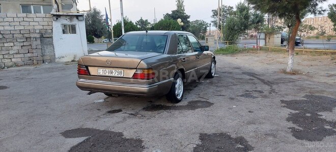 Mercedes E 200 1989, 425,385 km - 2.0 л - Bakı