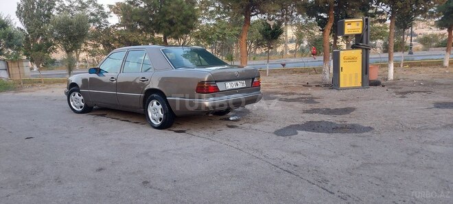 Mercedes E 200 1989, 425,385 km - 2.0 л - Bakı