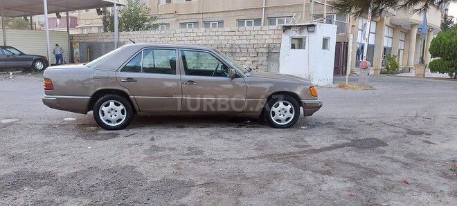 Mercedes E 200 1989, 425,385 km - 2.0 л - Bakı