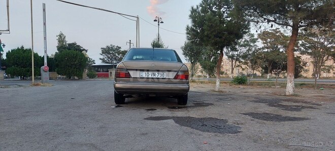Mercedes E 200 1989, 425,385 km - 2.0 л - Bakı