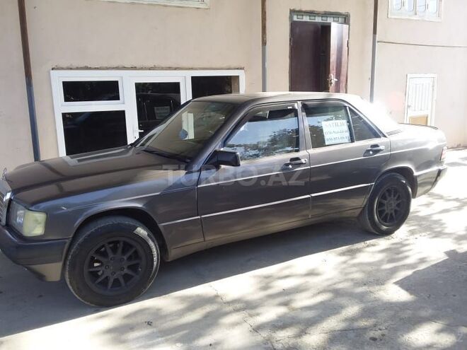 Mercedes 190 1990, 450,000 km - 2.0 l - Cəlilabad