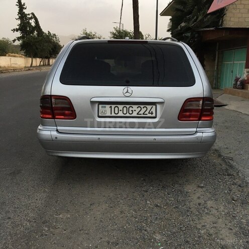 Mercedes E 220 2001, 413,582 km - 2.2 l - Tovuz