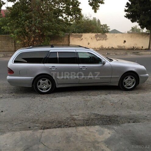 Mercedes E 220 2001, 413,582 km - 2.2 l - Tovuz