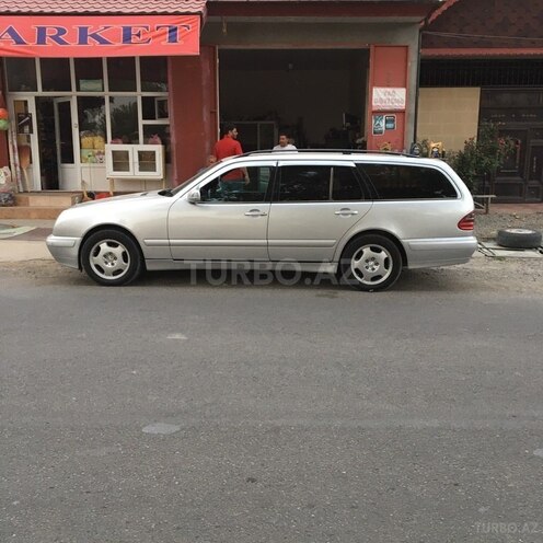 Mercedes E 220 2001, 413,582 km - 2.2 l - Tovuz