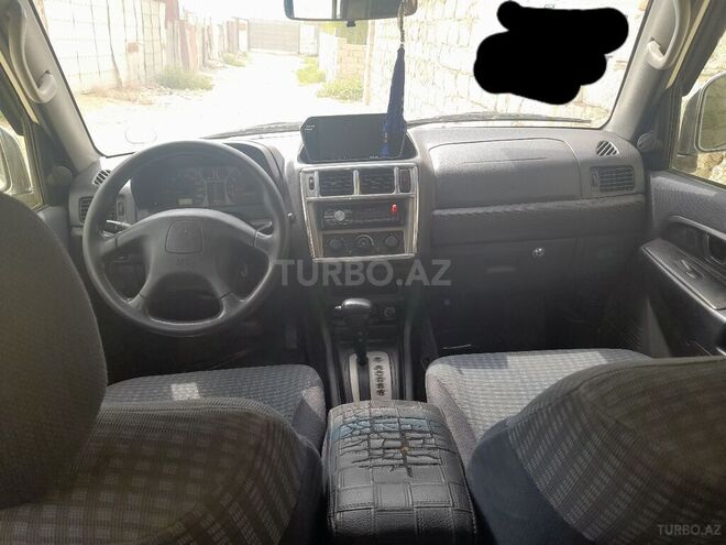 Mitsubishi Pajero io 2000, 400,000 km - 2.0 л - Bakı