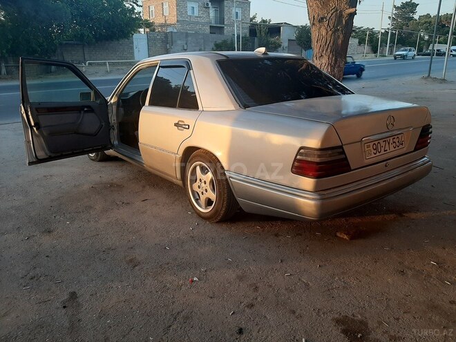 Mercedes E 220 1990, 687,456 km - 2.2 l - Bakı
