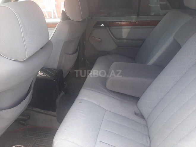 Mercedes E 220 1990, 687,456 km - 2.2 l - Bakı