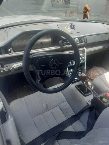 Mercedes E 220 1990, 687,456 km - 2.2 l - Bakı