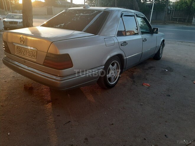 Mercedes E 220 1990, 687,456 km - 2.2 l - Bakı