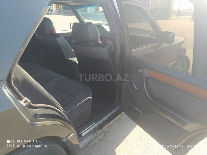 Mercedes E 250 1993, 501,652 km - 2.5 l - Beyləqan