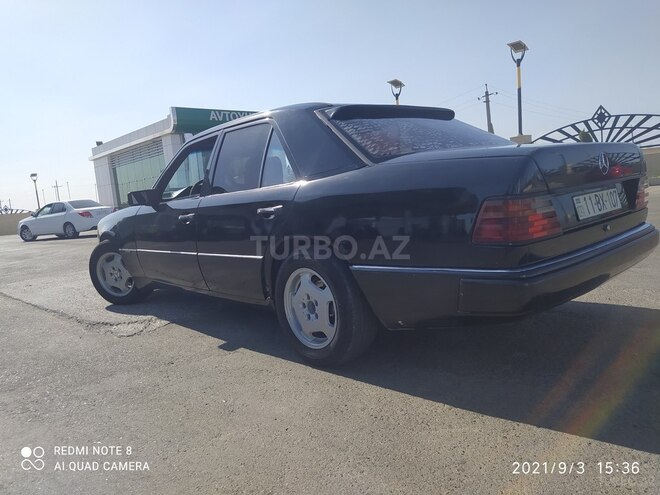 Mercedes E 250 1993, 501,652 km - 2.5 l - Beyləqan