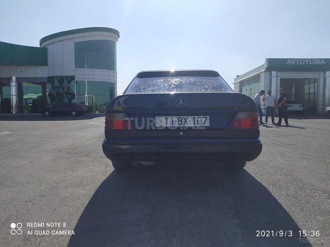 Mercedes E 250 1993, 501,652 km - 2.5 l - Beyləqan