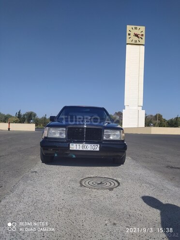 Mercedes E 250 1993, 501,652 km - 2.5 l - Beyləqan