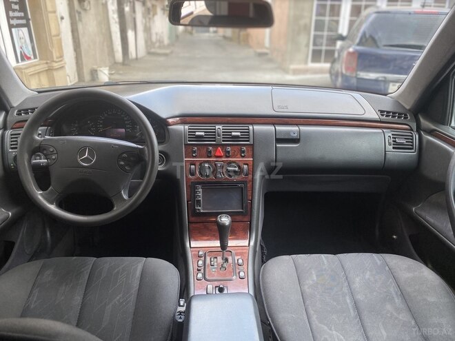 Mercedes E 220 2000, 389 km - 2.2 л - Bakı