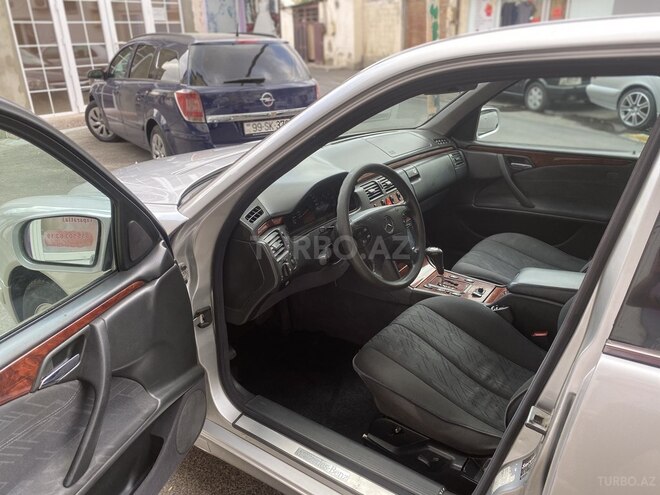 Mercedes E 220 2000, 389 km - 2.2 л - Bakı
