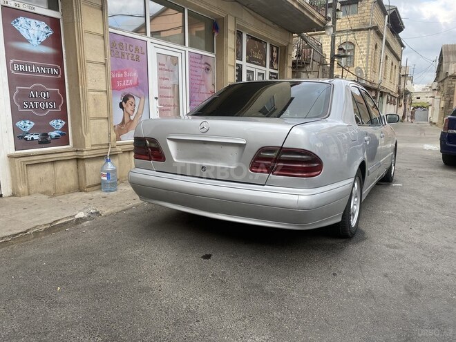 Mercedes E 220 2000, 389 km - 2.2 л - Bakı