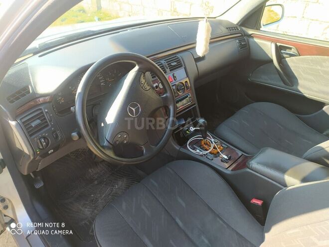 Mercedes E 220 2001, 500,000 km - 2.2 л - Bakı