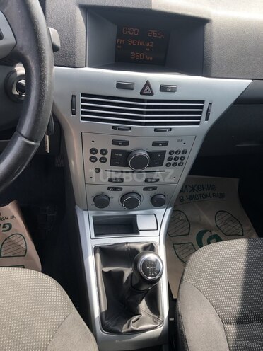 Opel Astra 2009, 153,000 km - 1.4 л - Bakı