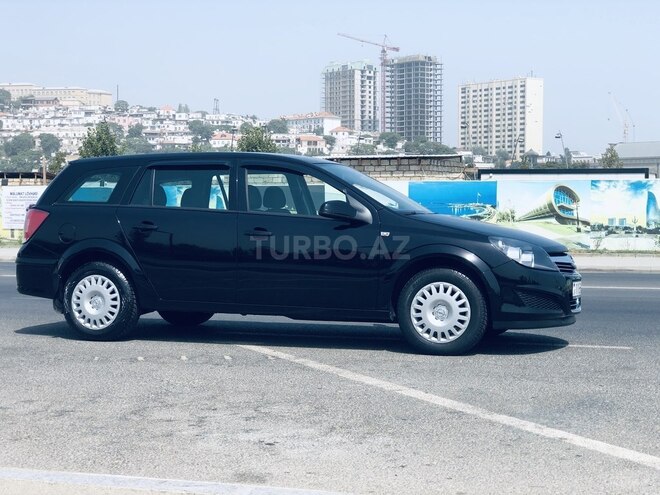 Opel Astra 2009, 153,000 km - 1.4 л - Bakı