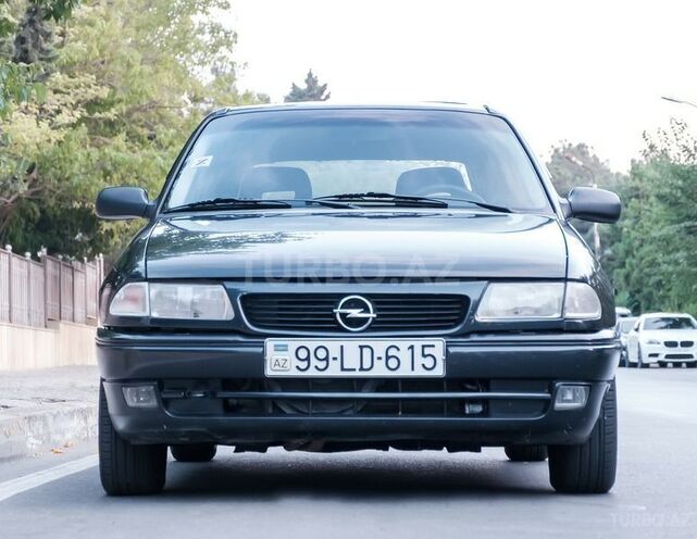 Opel Astra 1996, 295,000 km - 1.6 l - Bakı