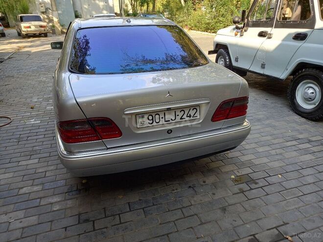 Mercedes E 280 1999, 220,000 km - 2.8 l - Mingəçevir