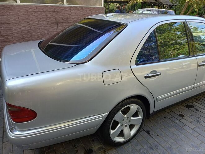 Mercedes E 280 1999, 220,000 km - 2.8 l - Mingəçevir