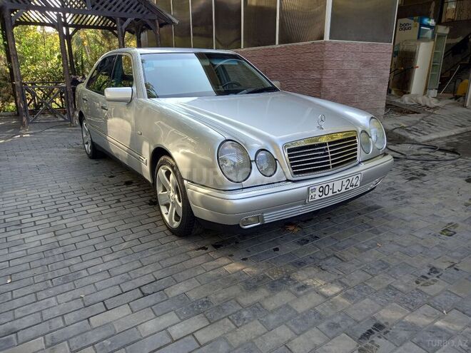 Mercedes E 280 1999, 220,000 km - 2.8 l - Mingəçevir
