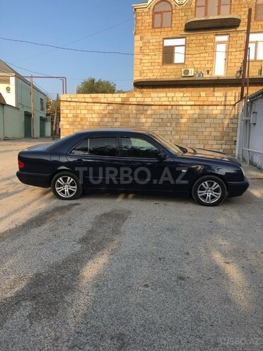 Mercedes E 240 1999, 180,000 km - 2.4 l - Bakı