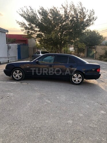 Mercedes E 240 1999, 180,000 km - 2.4 l - Bakı