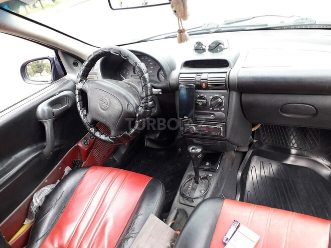 Opel Corsa 1996, 250,000 km - 1.4 l - Qazax