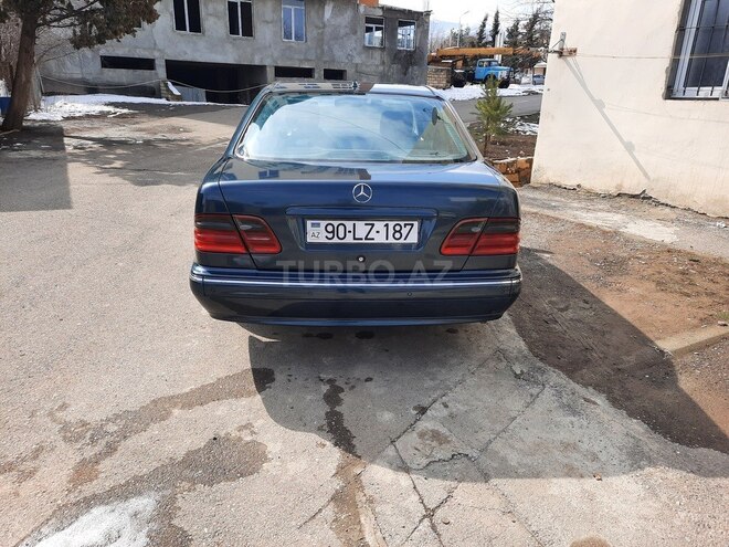 Mercedes E 220 2000, 250,000 km - 2.2 l - Bakı