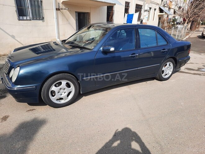 Mercedes E 220 2000, 250,000 km - 2.2 l - Bakı