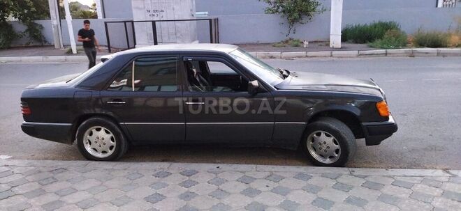 Mercedes E 230 1992, 400,000 km - 2.3 л - Sumqayıt