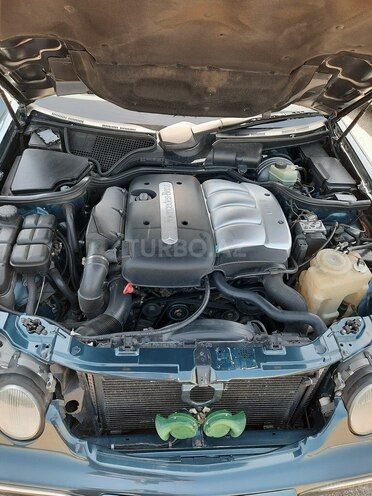 Mercedes E 220 2000, 250,000 km - 2.2 l - Bakı