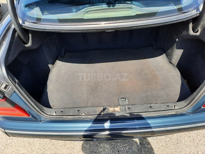 Mercedes E 220 2000, 250,000 km - 2.2 l - Bakı