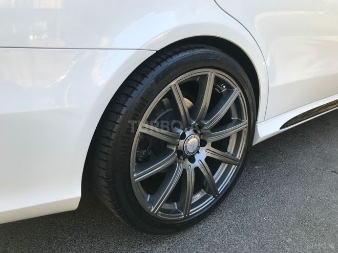 Mercedes E 220 2014, 180,000 km - 2.2 л - Bakı