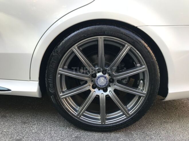 Mercedes E 220 2014, 180,000 km - 2.2 л - Bakı