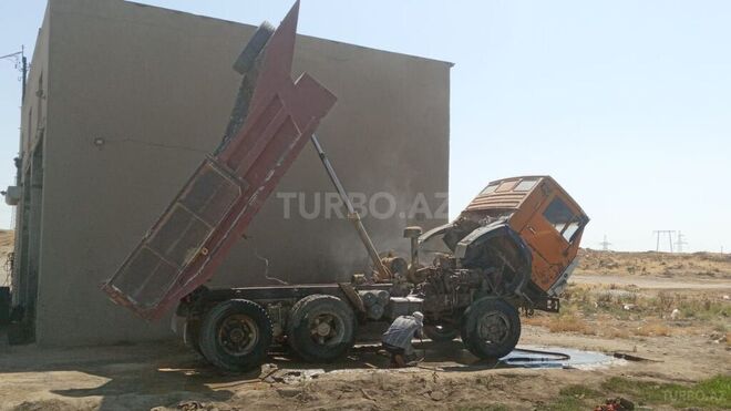 KamAz 55111 1989, 300,000 km - 11.0 l - Qobustan