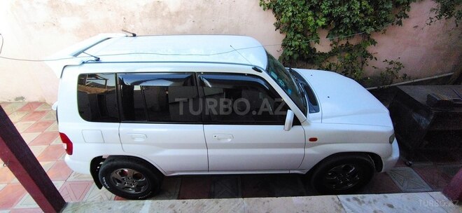 Mitsubishi Pajero io 2001, 260,000 km - 2.0 l - Bakı