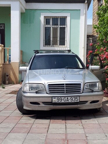 Mercedes C 220 2000, 253,000 km - 2.2 l - Bakı