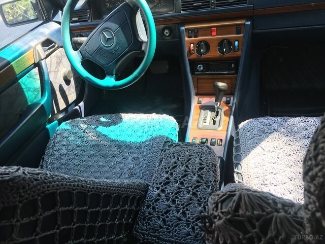 Mercedes E 260 1994, 241,041 km - 2.6 l - Sumqayıt