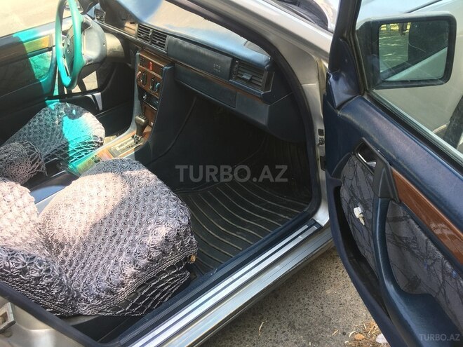 Mercedes E 260 1994, 241,041 km - 2.6 l - Sumqayıt