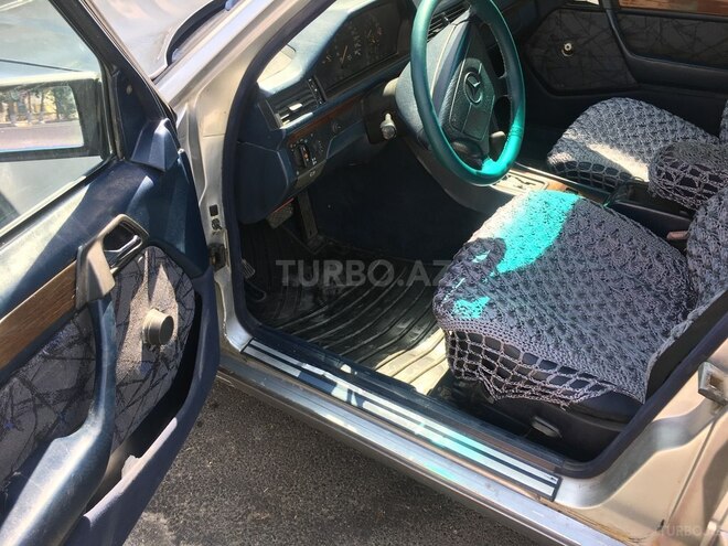 Mercedes E 260 1994, 241,041 km - 2.6 l - Sumqayıt
