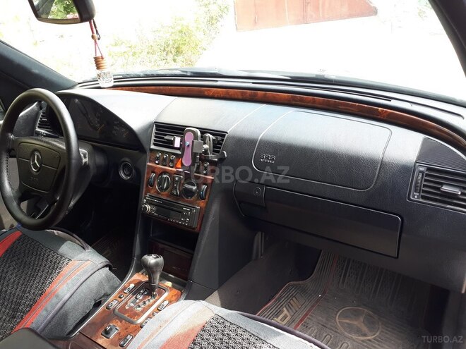 Mercedes C 220 2000, 253,000 km - 2.2 l - Bakı