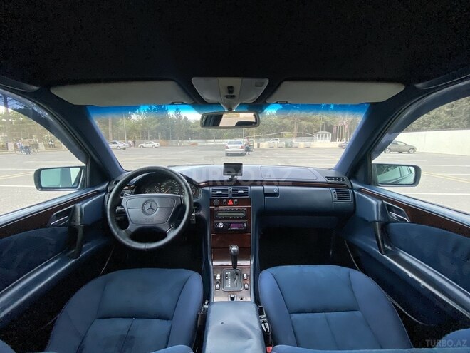 Mercedes E 230 1997, 221,700 km - 2.3 л - Xırdalan