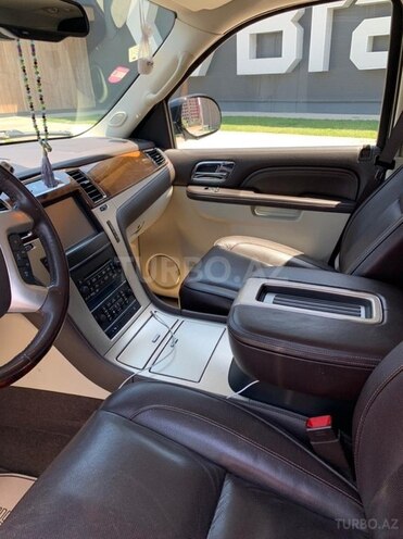 Cadillac Escalade 2013, 11,000 km - 6.2 l - Bakı