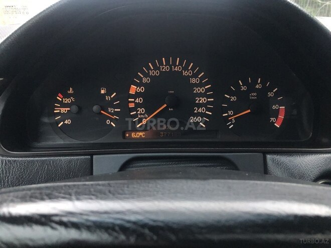 Mercedes E 280 1997, 450,000 km - 2.8 л - Bakı